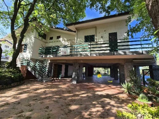 casa indipendente in vendita ad Aci Sant'Antonio