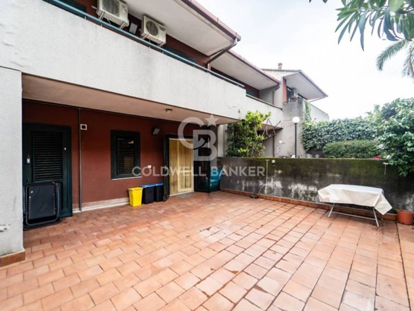 casa indipendente in vendita ad Aci Sant'Antonio