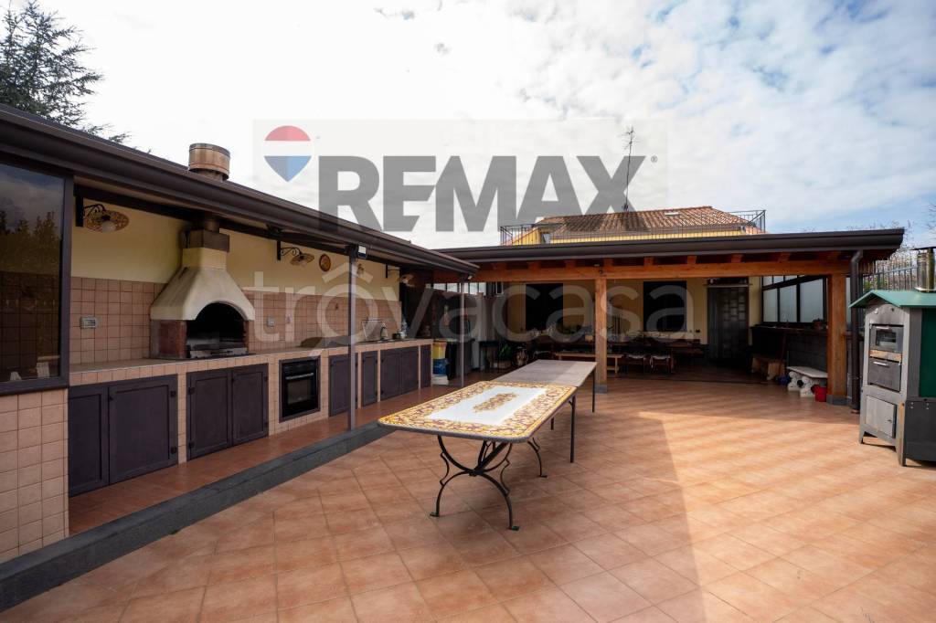 casa indipendente in vendita ad Aci Sant'Antonio