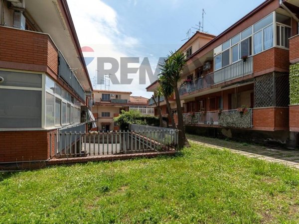 appartamento in vendita ad Aci Sant'Antonio