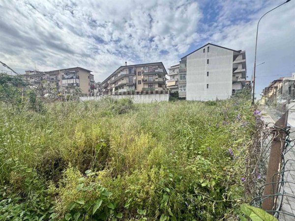 negozio in vendita ad Aci Sant'Antonio