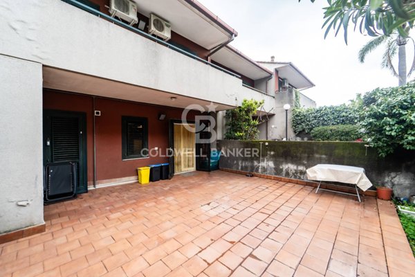 casa indipendente in vendita ad Aci Sant'Antonio