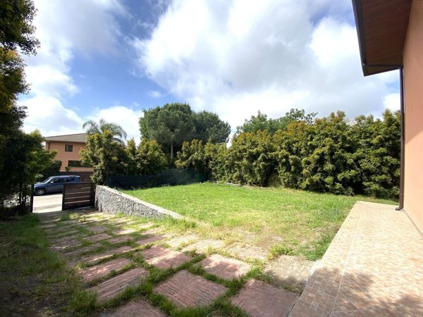 pentavano in vendita ad Aci Sant'Antonio