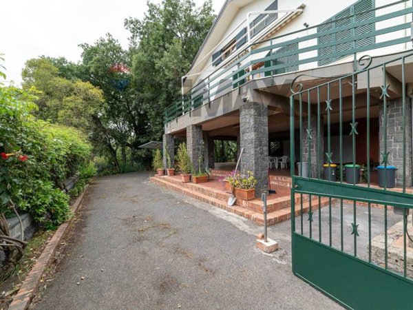 casa indipendente in vendita ad Aci Sant'Antonio in zona Lavinaio