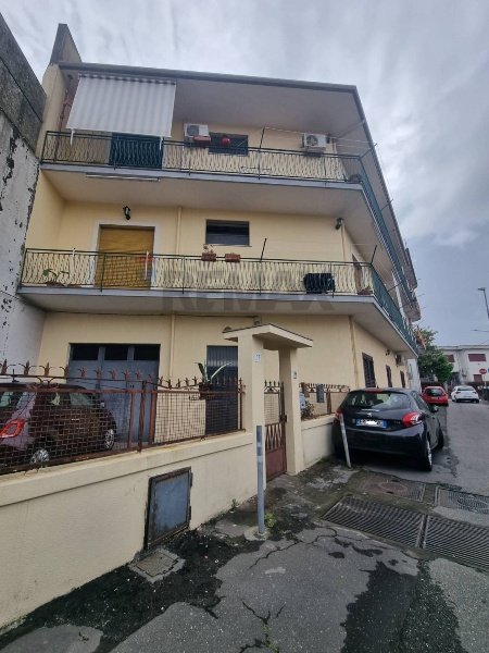 appartamento in vendita ad Aci Sant'Antonio