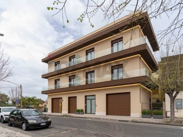 appartamento in vendita ad Aci Sant'Antonio