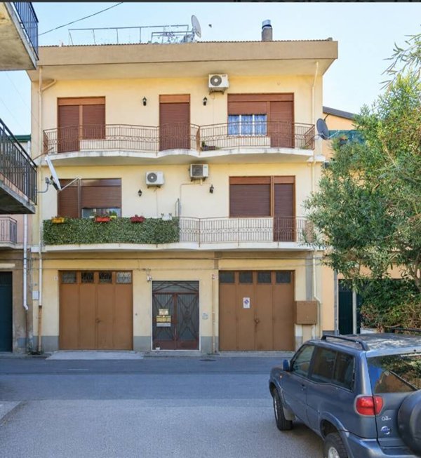 appartamento in vendita ad Aci Sant'Antonio