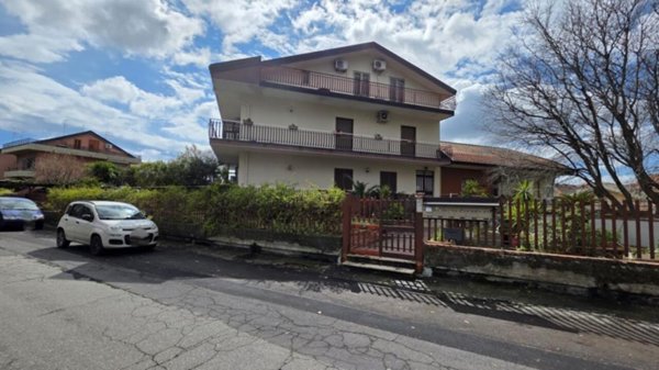 appartamento in vendita ad Aci Sant'Antonio