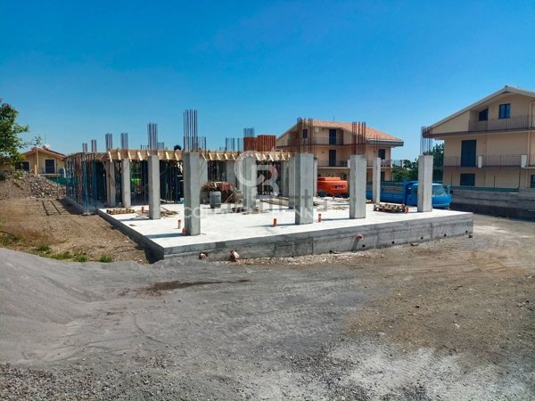 casa indipendente in vendita ad Aci Sant'Antonio