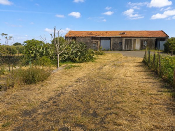 locale commerciale in vendita ad Aci Sant'Antonio