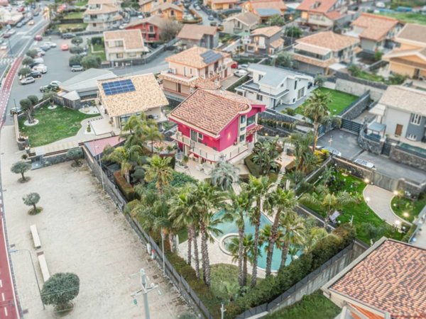 casa indipendente in vendita ad Aci Sant'Antonio