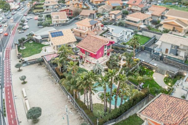 casa indipendente in vendita ad Aci Sant'Antonio in zona Lavina