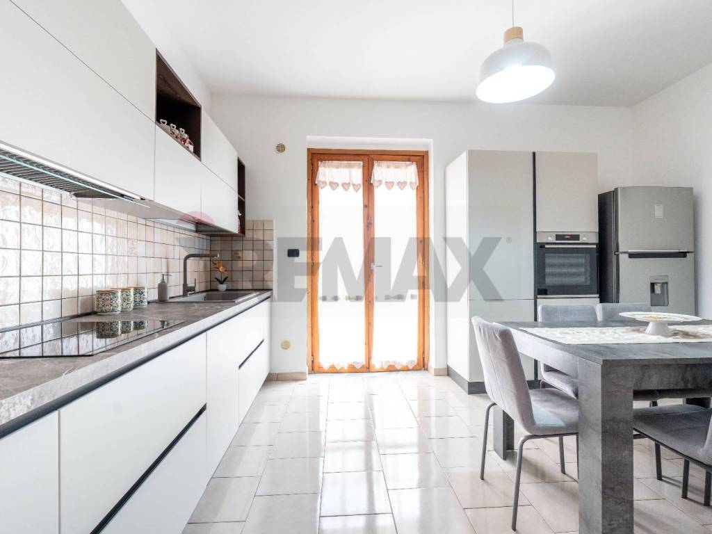 appartamento in vendita ad Aci Sant'Antonio