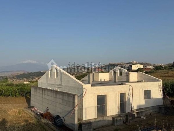 casa indipendente in vendita ad Aci Sant'Antonio