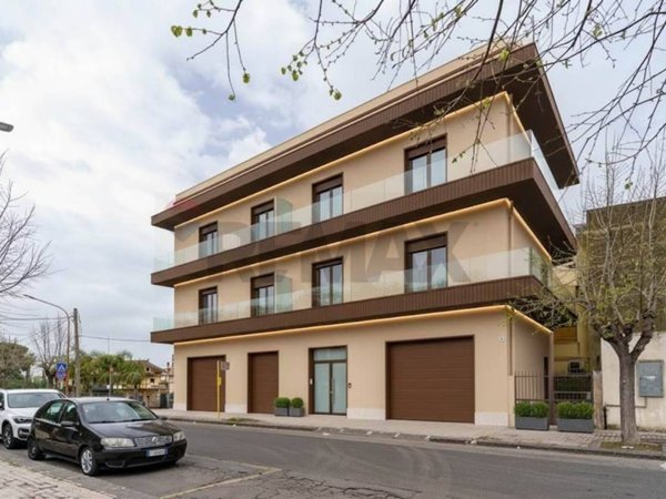casa indipendente in vendita ad Aci Sant'Antonio in zona Lavina