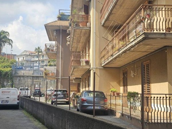 appartamento in vendita ad Aci Sant'Antonio in zona Lavina