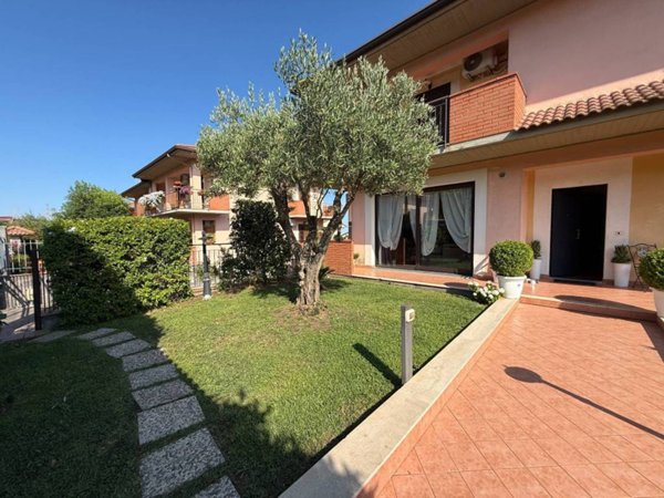 casa indipendente in vendita ad Aci Sant'Antonio in zona Lavinaio