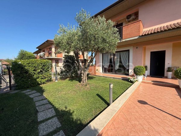 casa indipendente in vendita ad Aci Sant'Antonio in zona Lavinaio