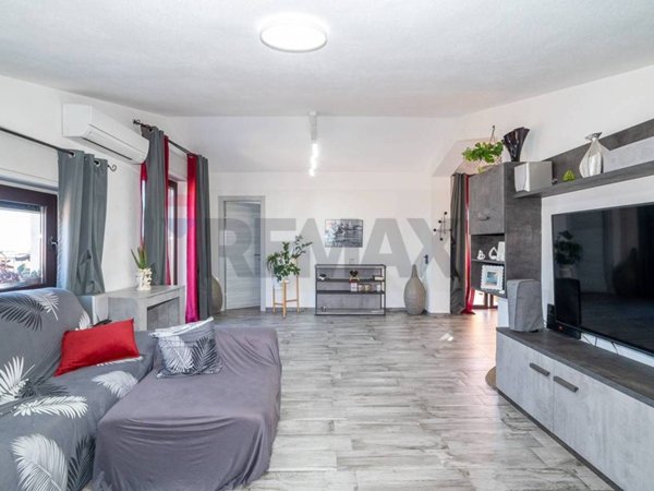 appartamento in vendita ad Aci Sant'Antonio in zona Lavina