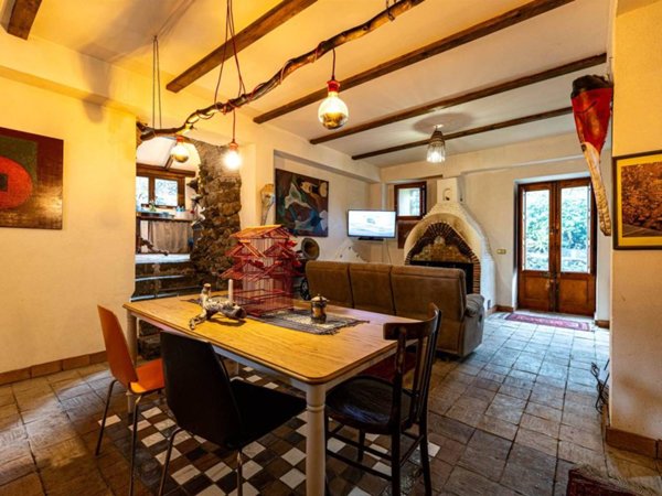 casa indipendente in vendita ad Aci Sant'Antonio in zona Lavina