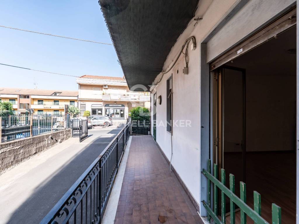 ufficio in vendita ad Aci Sant'Antonio in zona Lavina