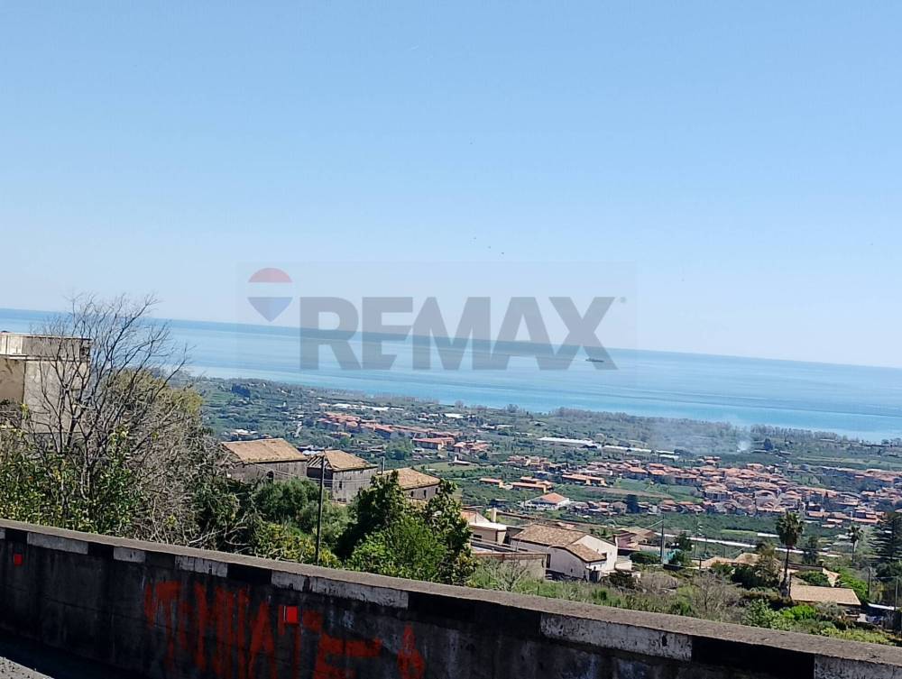 appartamento in vendita ad Aci Sant'Antonio