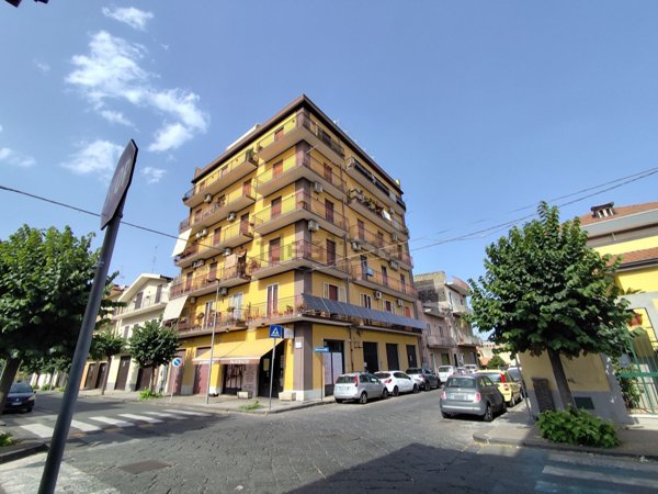 appartamento in vendita ad Aci Sant'Antonio in zona Lavina