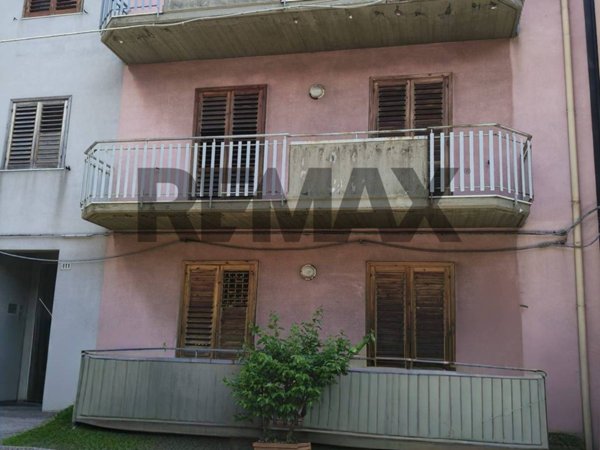 appartamento in vendita ad Aci Sant'Antonio in zona Lavina