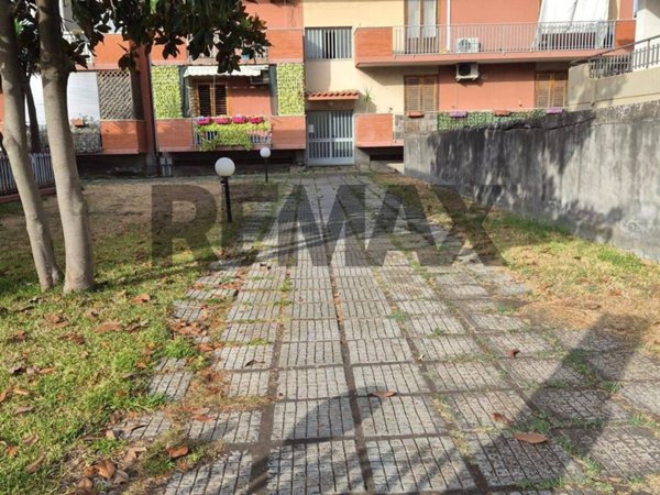 appartamento in vendita ad Aci Sant'Antonio in zona Lavina