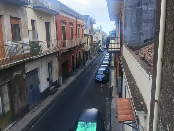 casa indipendente in vendita ad Aci Sant'Antonio in zona Lavina