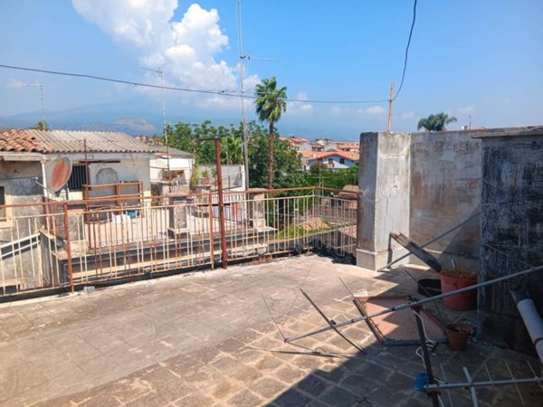 casa indipendente in vendita ad Aci Sant'Antonio in zona Lavina