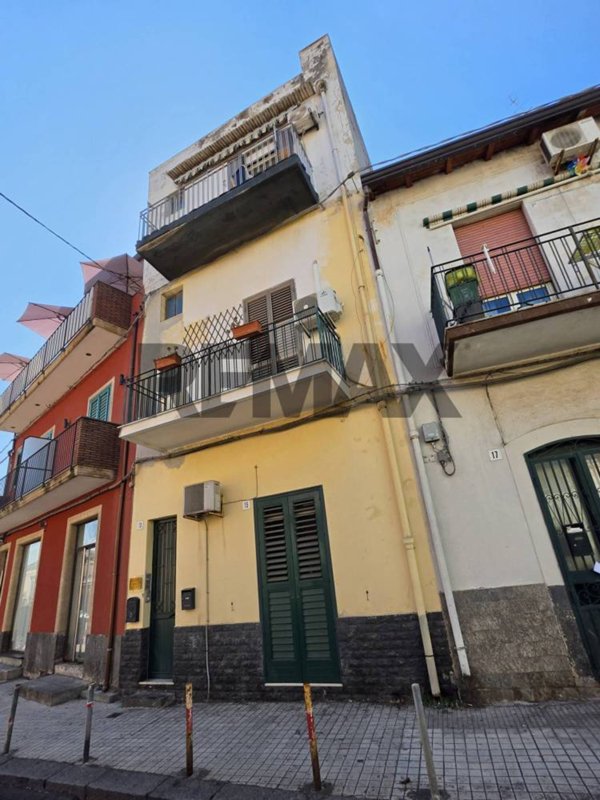 appartamento in vendita ad Aci Sant'Antonio