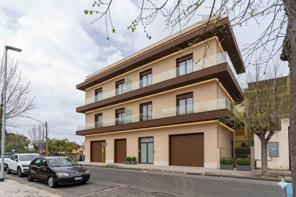 appartamento in vendita ad Aci Sant'Antonio in zona Lavina
