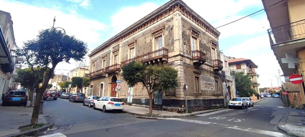 appartamento in vendita ad Aci Sant'Antonio in zona Lavina