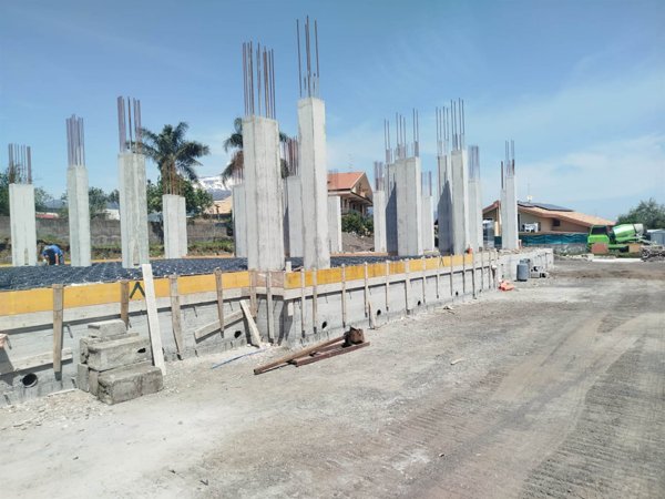 casa indipendente in vendita ad Aci Sant'Antonio in zona Lavina