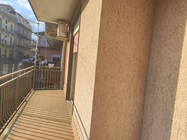 appartamento in vendita ad Aci Sant'Antonio in zona Lavina