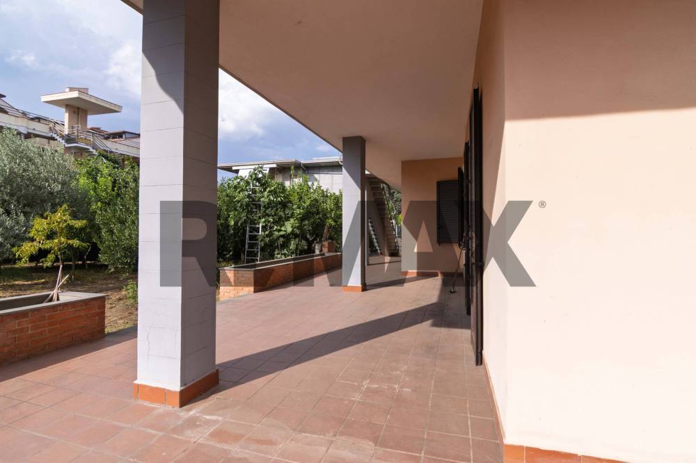 appartamento in vendita ad Aci Sant'Antonio in zona Lavina