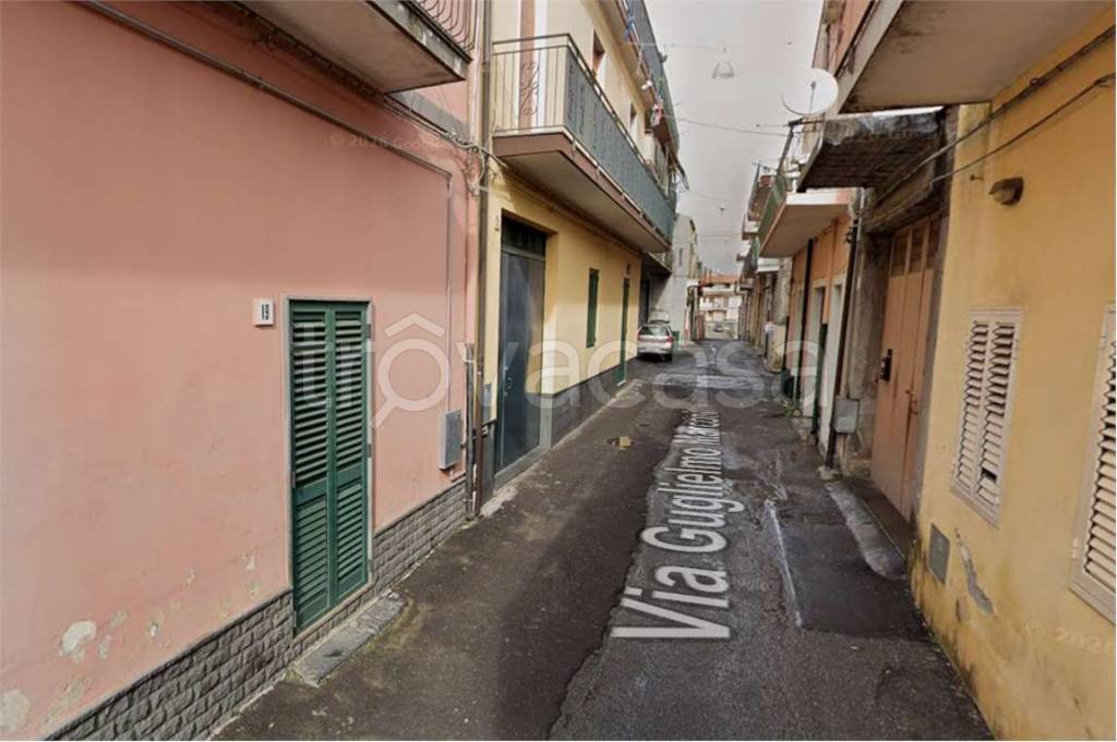 appartamento in vendita ad Aci Sant'Antonio in zona Lavina