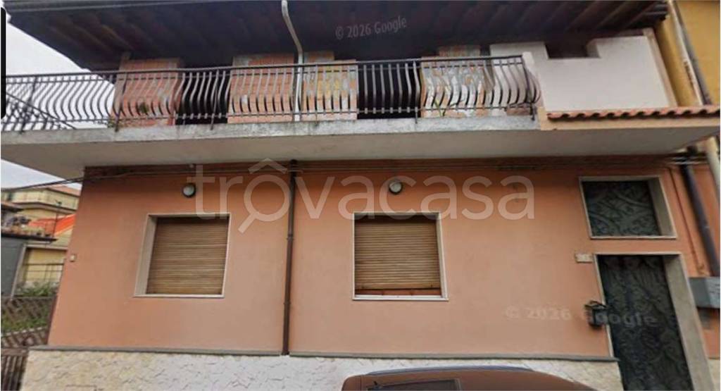 appartamento in vendita ad Aci Sant'Antonio in zona Lavina