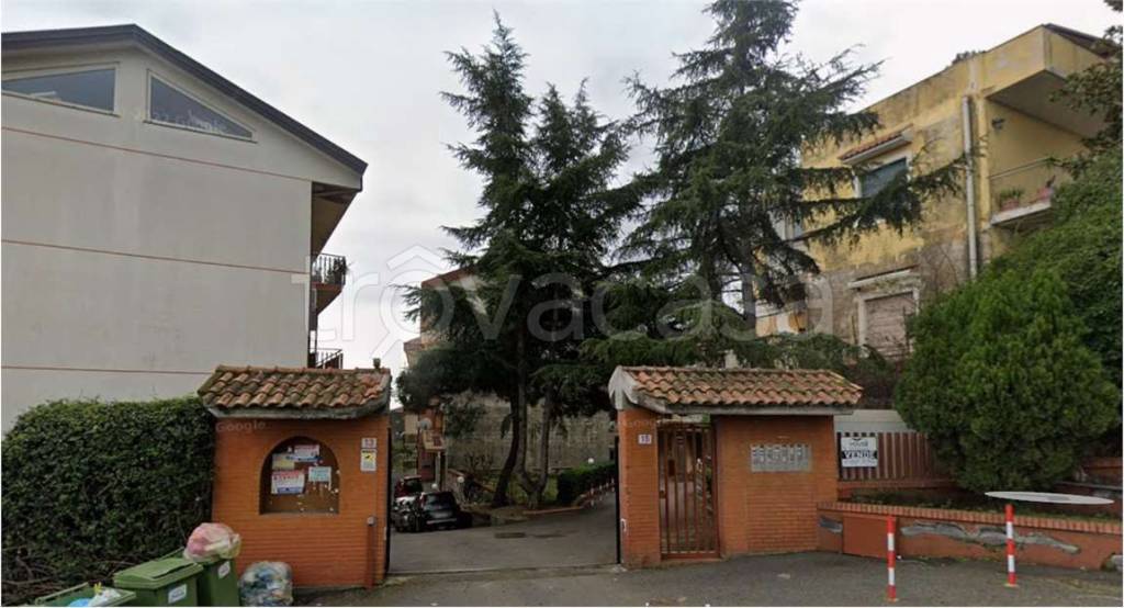 appartamento in vendita ad Aci Sant'Antonio in zona Lavina