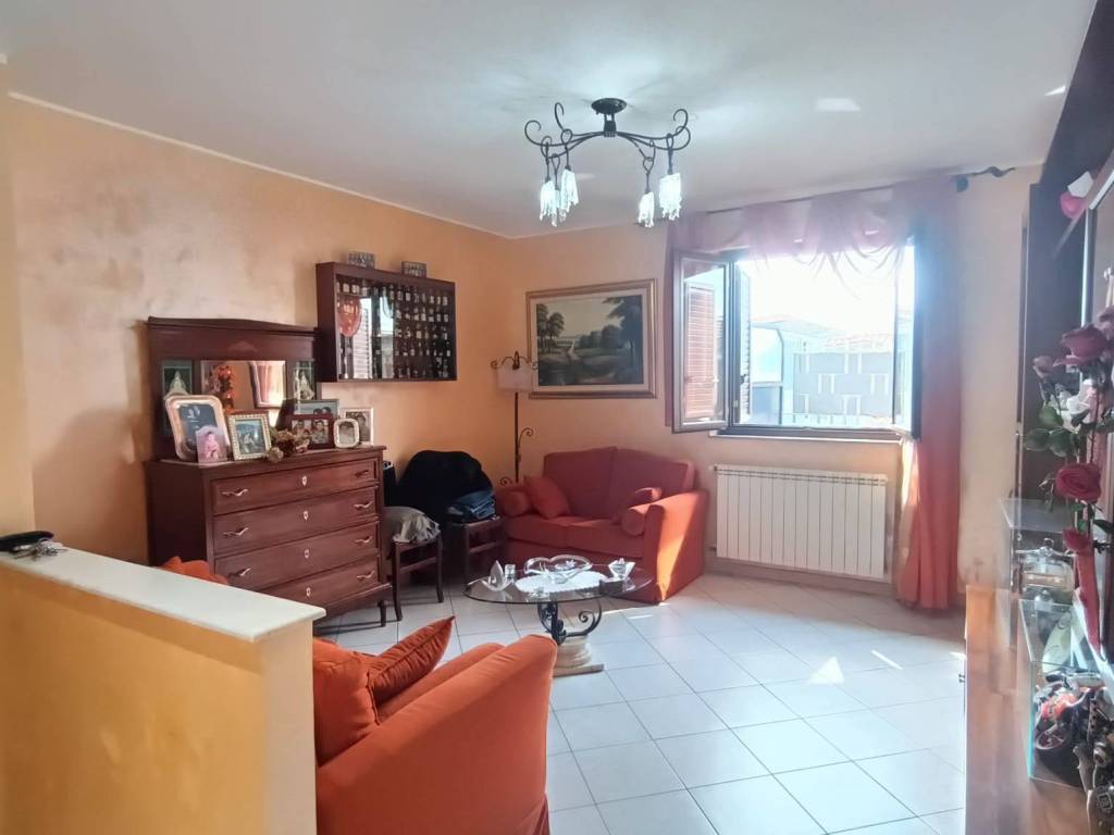 appartamento in vendita ad Aci Sant'Antonio
