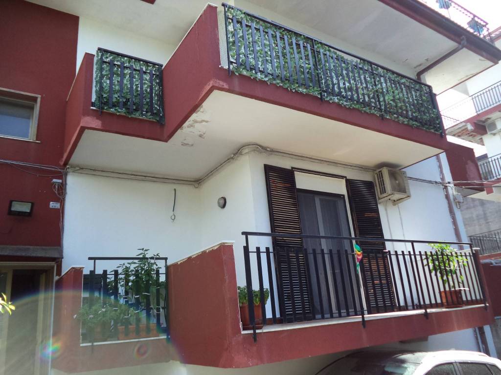 appartamento in vendita ad Aci Sant'Antonio
