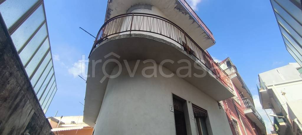 casa indipendente in vendita ad Aci Sant'Antonio in zona Lavina