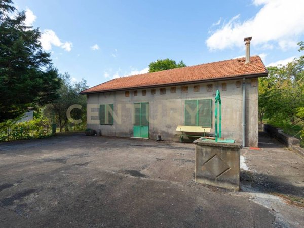 casa indipendente in vendita ad Adrano