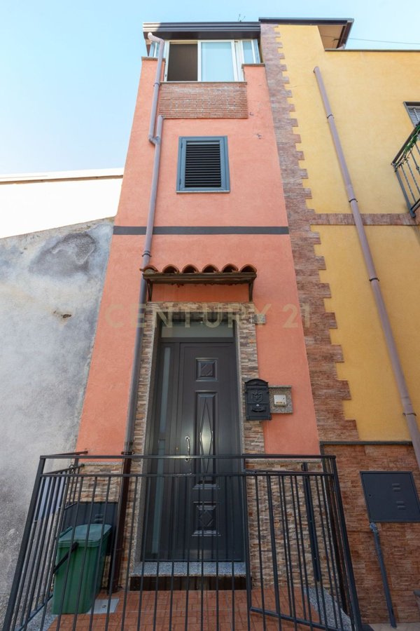 appartamento in vendita ad Adrano