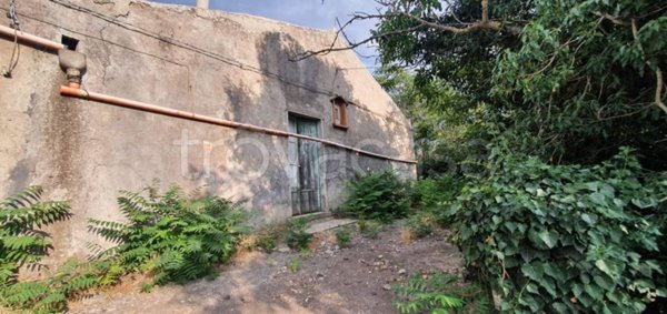 casa indipendente in vendita ad Adrano