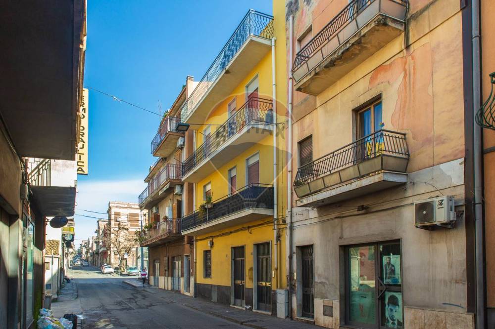 casa indipendente in vendita ad Adrano