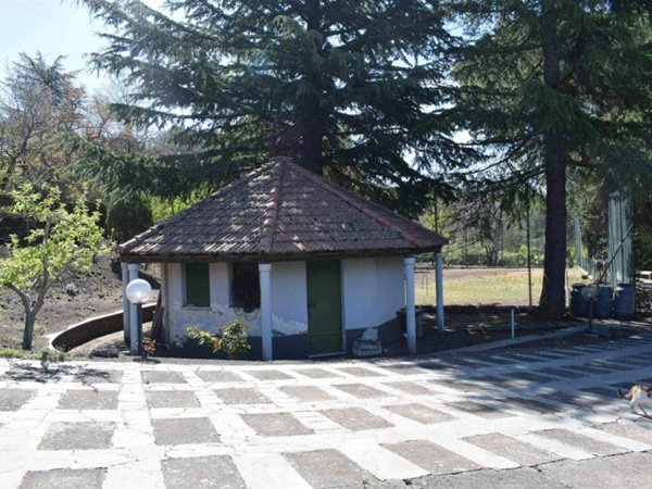 casa indipendente in vendita ad Adrano