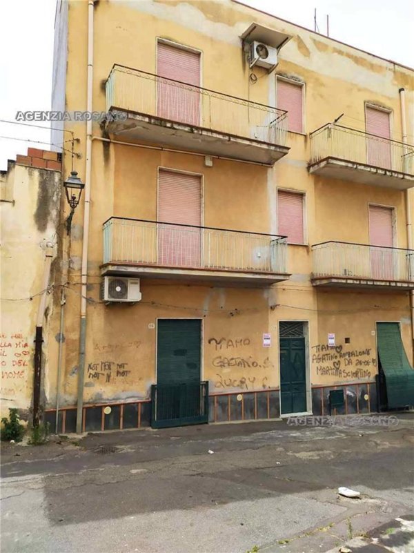 casa indipendente in vendita ad Adrano