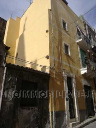 casa indipendente in vendita ad Adrano